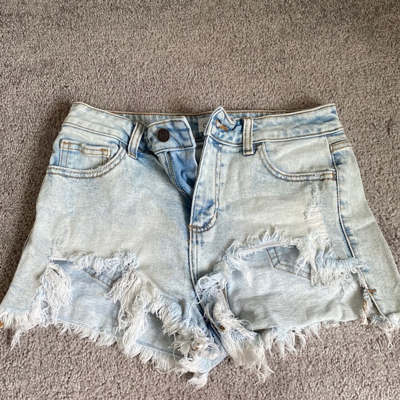 Chello Jean shorts - Picture 1 of 2